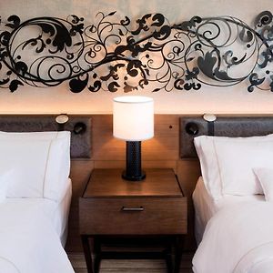 Tradition Queen Room